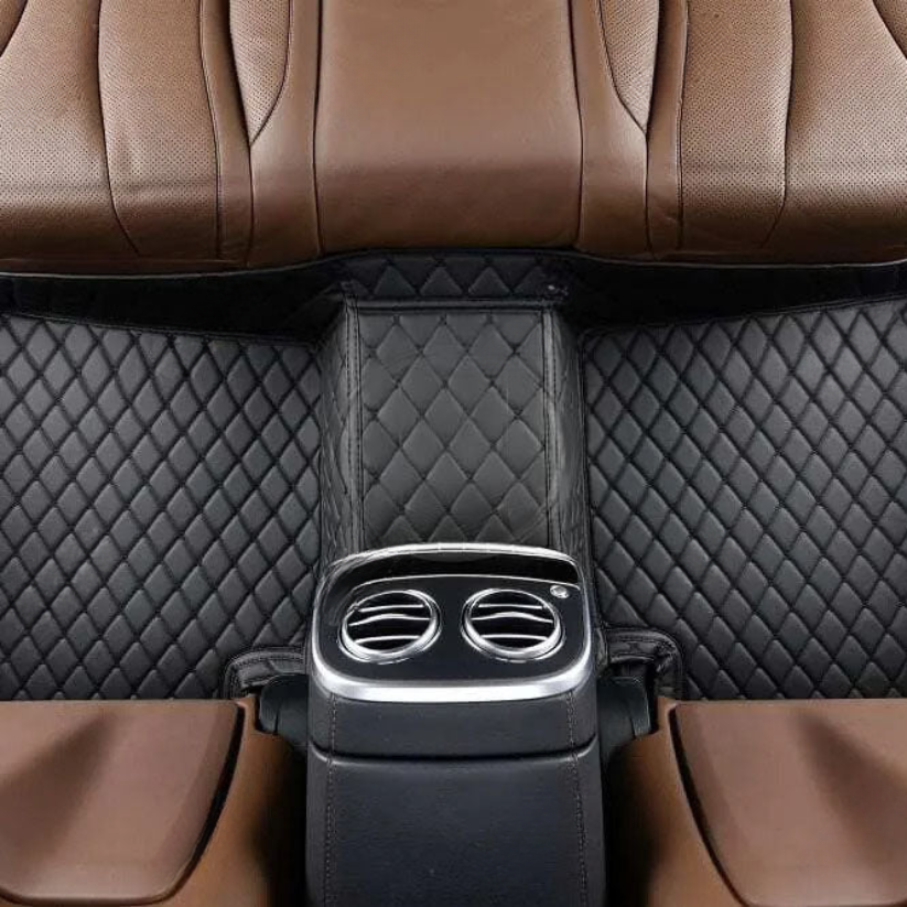 BLACK & BLACK DIAMOND PATTERN CAR MATS SET