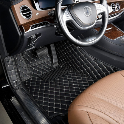 BLACK & WHITE DIAMOND PATTERN CAR MATS SET